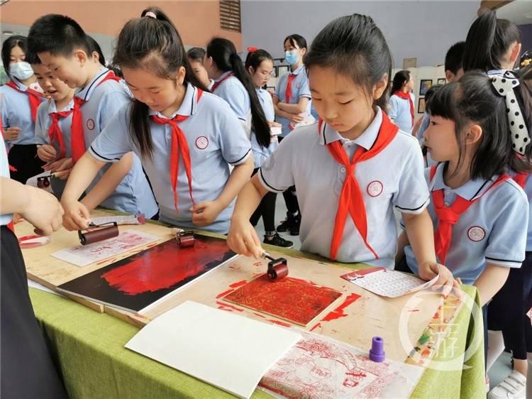 部分内饰和外观图求问是什么车游戏画面