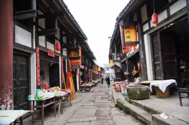 中国有很多山，著名的是五岳，为什么泰山被称为五岳之首呢？